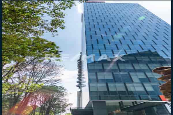 Modern Insurgentes Sur 1079 office boardroom for corporate events and professional conferences.