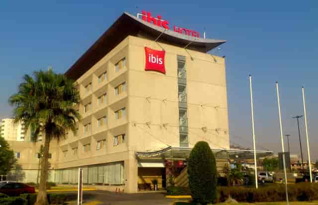 Ibis Hotel Mexico Perinorte: modern facade, ideal for budget event lodging and room blocks.