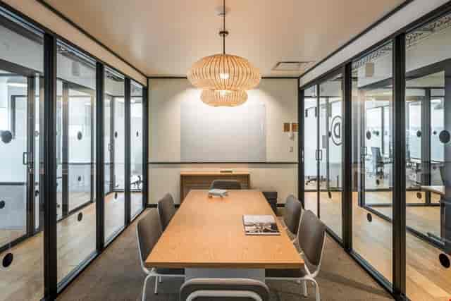 Modern boardroom in Paseo de la Reforma, Mexico City, for strategy sessions and office rentals.