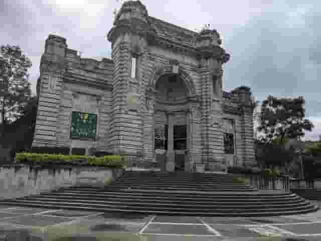 Performing arts theater