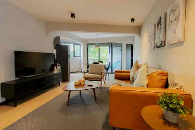 2BR bleisure suite with skyline views for corporate meetings and VIP events in Capitalia Condesa.