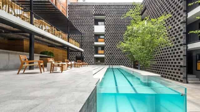 Pool Bar