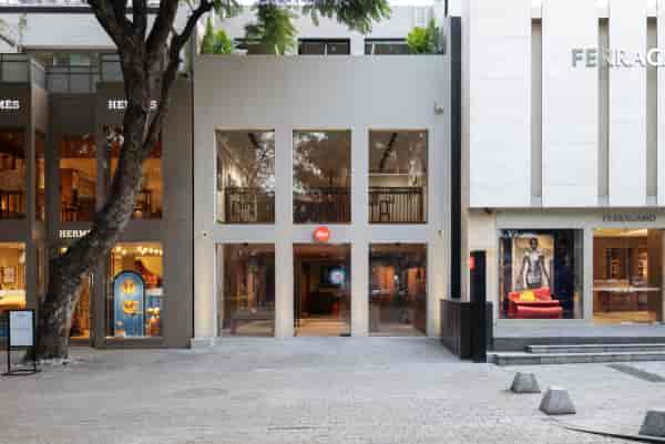 Leica Gallery Mexico City: premium boutique storefront for product launches and VIP brand events.