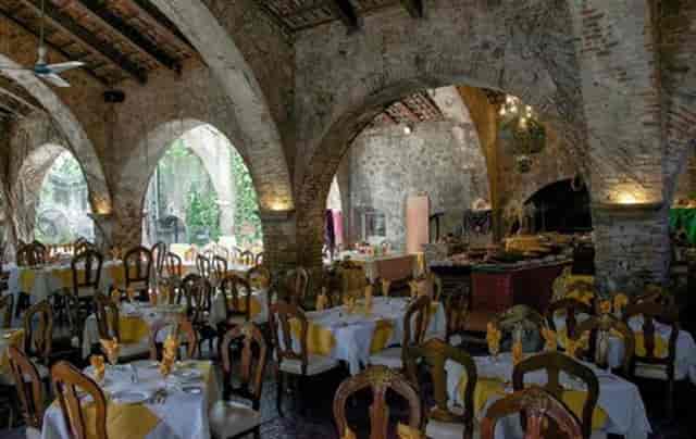Rustic restaurant at Hacienda Vista Hermosa, arched venue for intimate events and weddings.