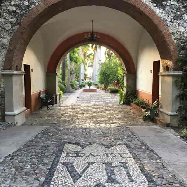 Elegant Salones foyer at Hotel Hacienda Vista Hermosa for corporate events and cocktail receptions.