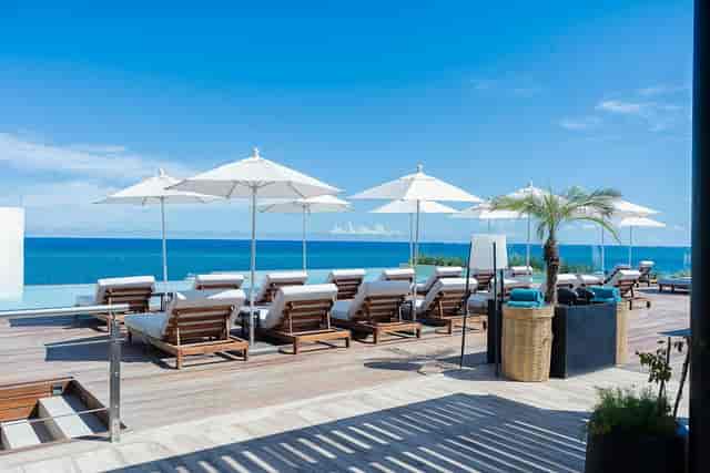 The Fives Oceanfront tiered pool deck for corporate incentive events and executive receptions.