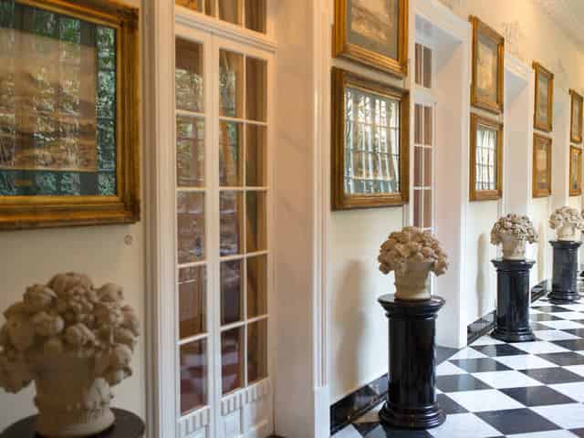 drawing room