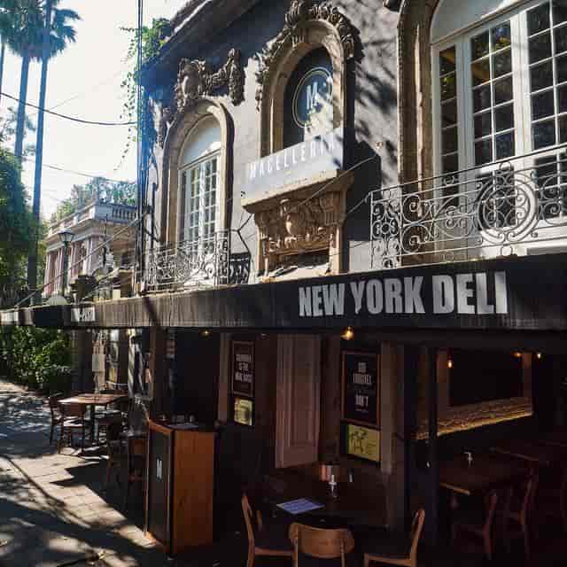 Salón Orizaba outdoor venue for corporate networking mixers and business lunch events.