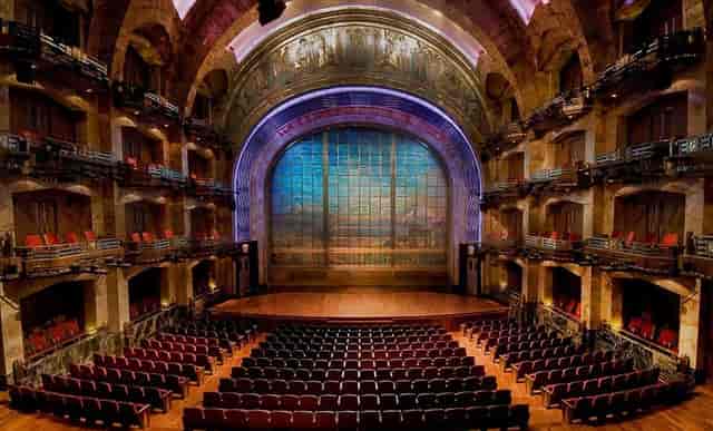 Sala Adamo Boari auditorium at Palacio de Bellas Artes, ideal for keynote sessions and gala events.