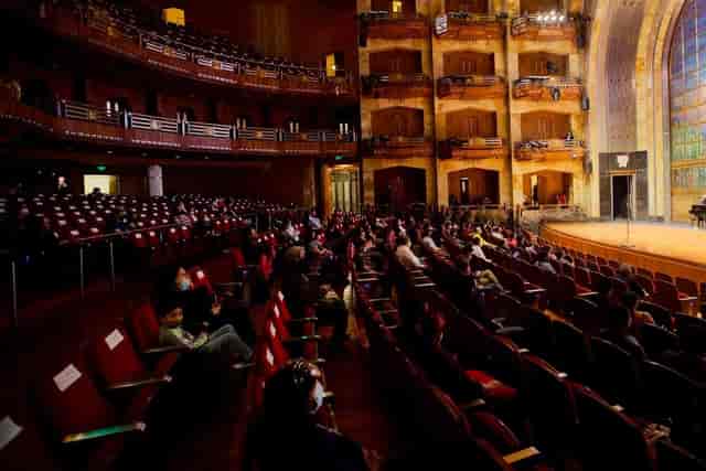 Sala Principal at Palacio de Bellas Artes with distanced seating for keynote or performance events.