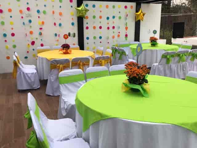 Terraza 53 function room with vibrant DIY party decor, perfect for casual social events and parties.