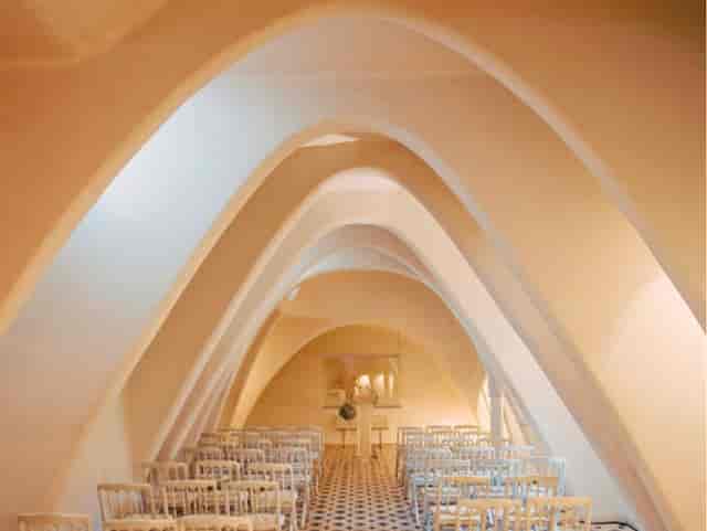 Elegant Casa Batlló venue with arching architecture for intimate ceremonies and conferences.