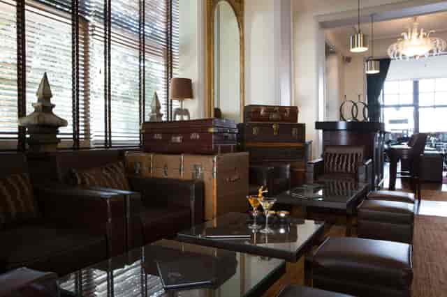 Sophisticated Lausanne Palace hotel bar for VIP business networking and corporate breakouts.