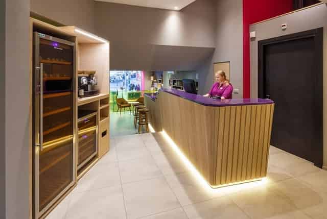 Bar