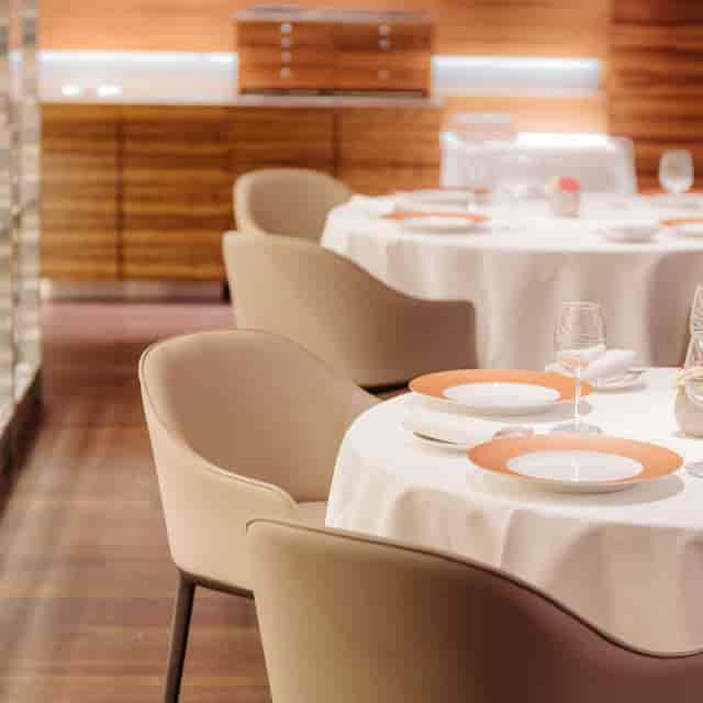 High-end lounge banquet setup for executive dining and upscale corporate gala.