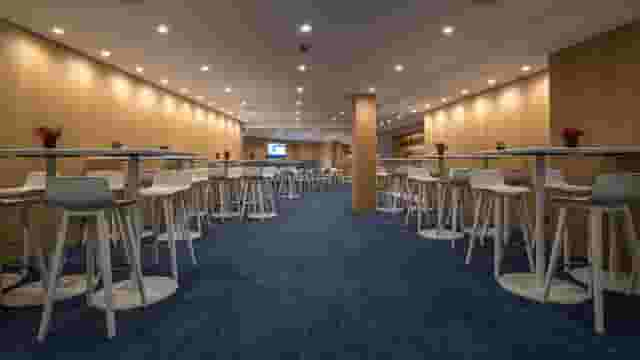 Business Room 7