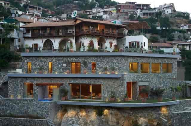 Luxury Casale Panayiotis spa, scenic hillside retreat, ideal for executive retreats and workshops.