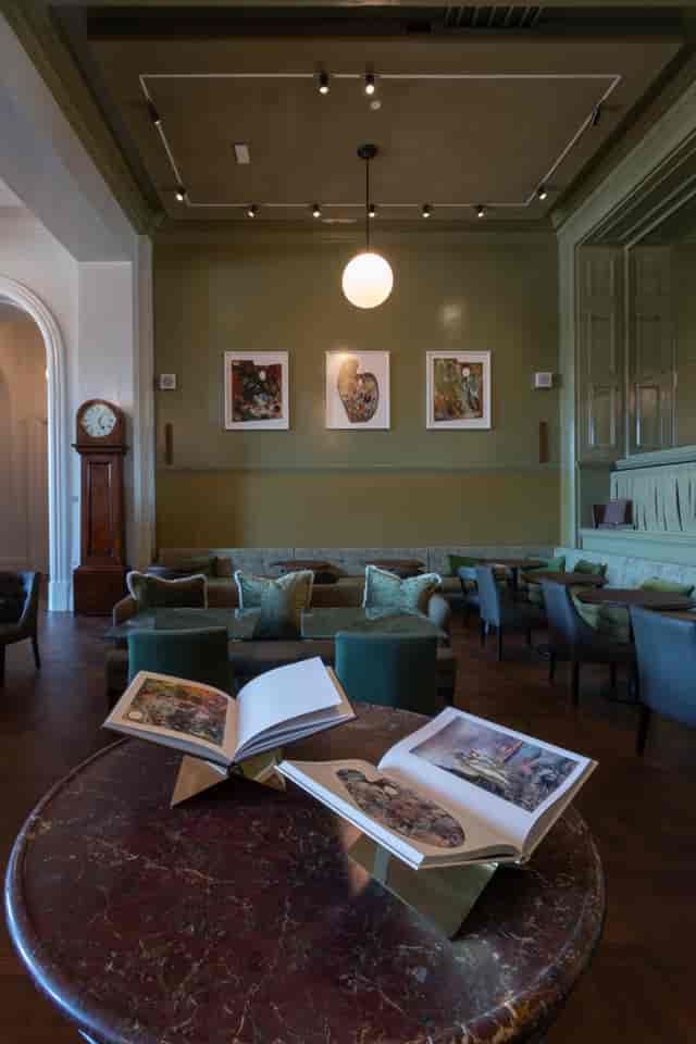 Supporters' House Lounge in The National Gallery, elegant meeting space for workshops.