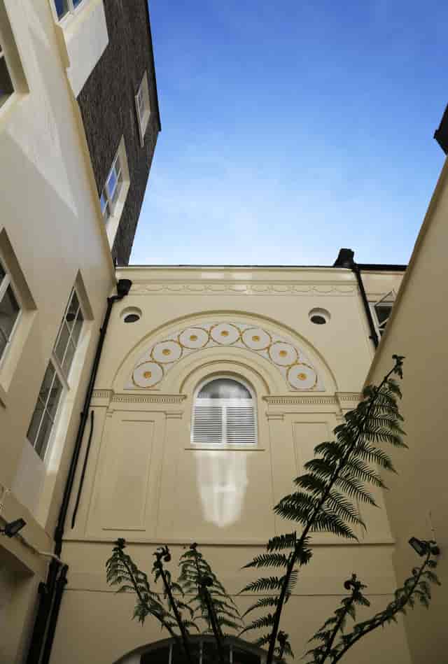 William Hunting Suite's ornate wall, perfect for networking events and receptions.