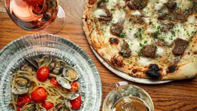 Riva Blu Manchester: Artisanal pizza and pasta for networking lunches and corporate dinner events.