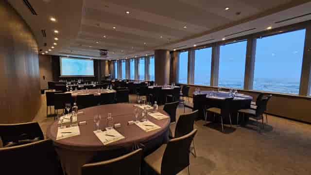Maestraza breakout room with city views for corporate meetings and professional banquet events.