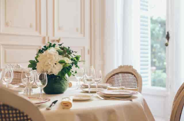 Elegant dining table at Bureau d'Alfred, perfect for meetings and events.