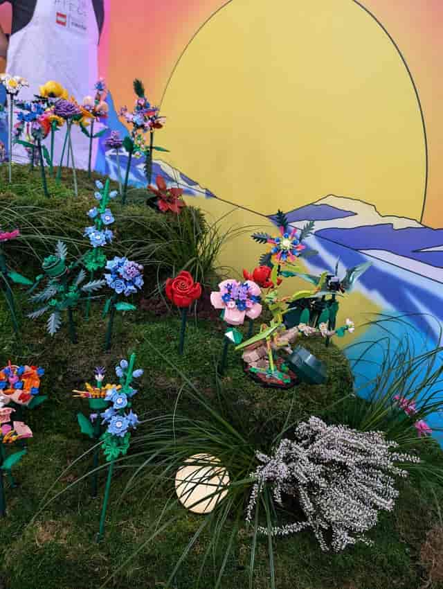 Floral installation at 37 Eastcastle Street for interactive experiential activation and event décor.