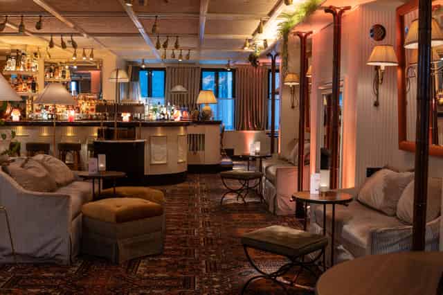 Louie Restaurant