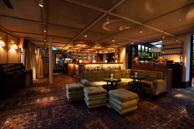 Alligator Bar