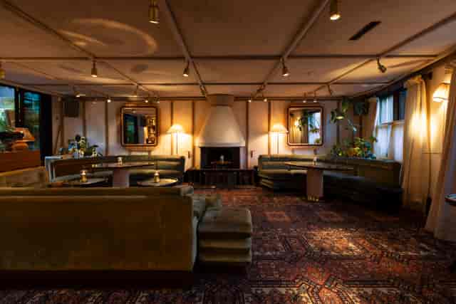 Alligator Bar at House of Louie: stylish lounge for intimate gatherings and networking events.