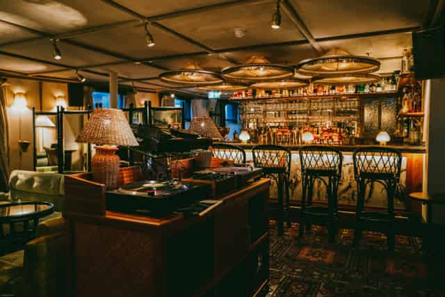 Alligator Bar