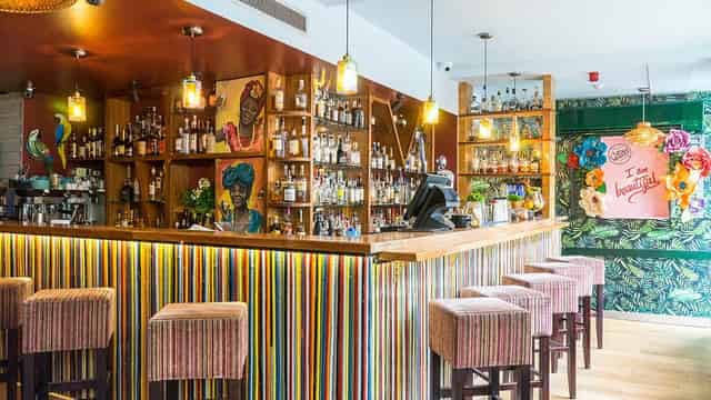 Cocktail bar