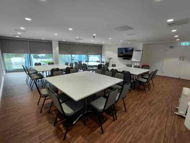 Mezzanine meeting space in London Cable Car, bright and adaptable for workshops.