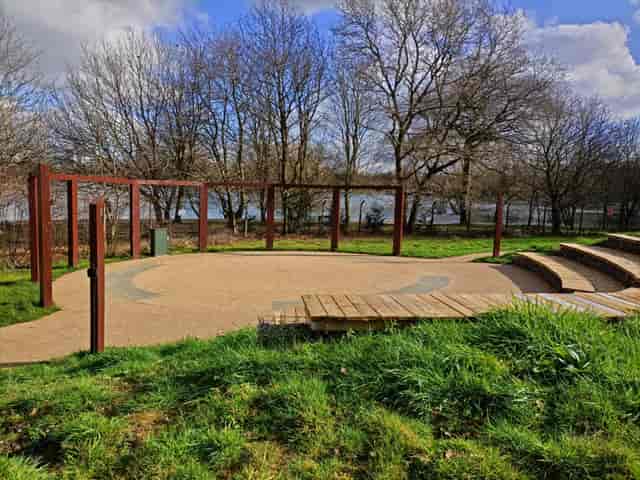 Rustic Waterside Amphitheatre, Birmingham: Ideal for corporate retreats and team-building events.
