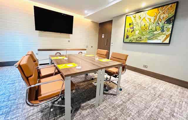 Richmond Suite meeting room at Crowne Plaza, modern design, ideal for conferences and collaboration.