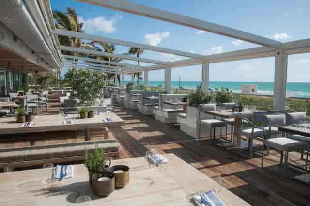 Eden Roc Miami Beach corporate reception venue with ocean views for professional mixers.