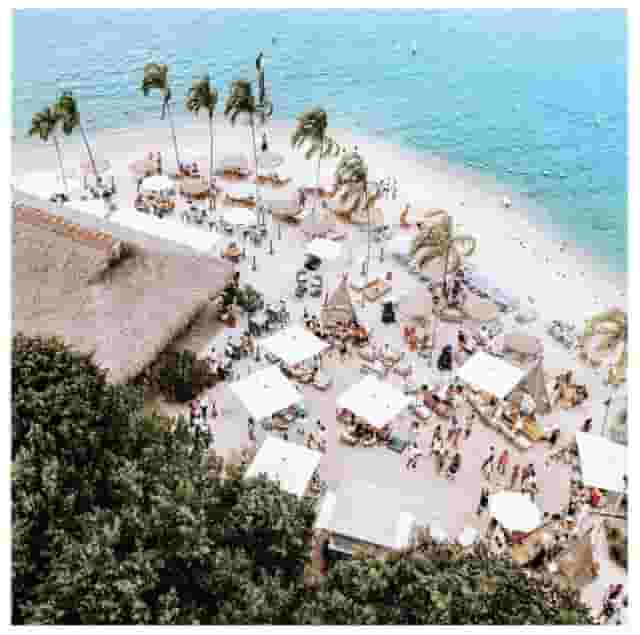 Beach Lounge