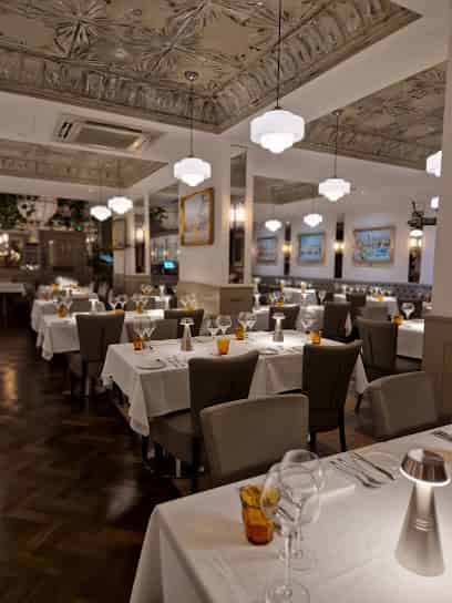 Bar & Grill