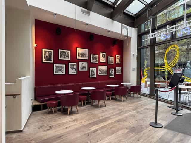 Bar / Lounge