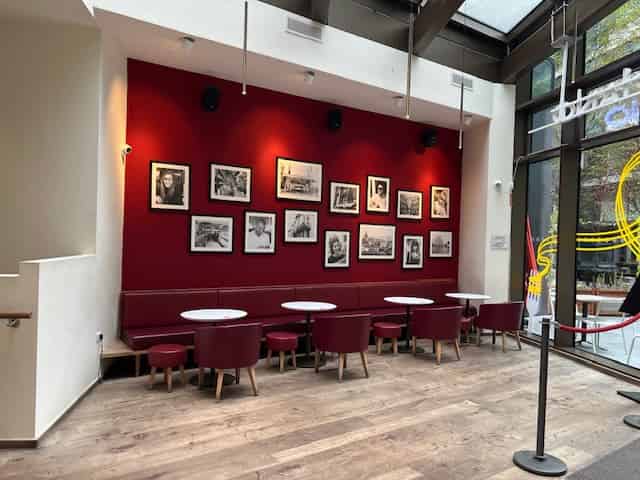 Bar / Lounge