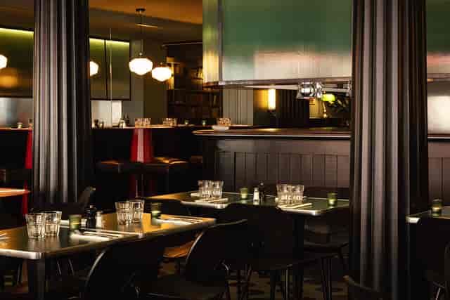 Elegant restaurant interior in Manigua, ideal for corporate lunches and private events.