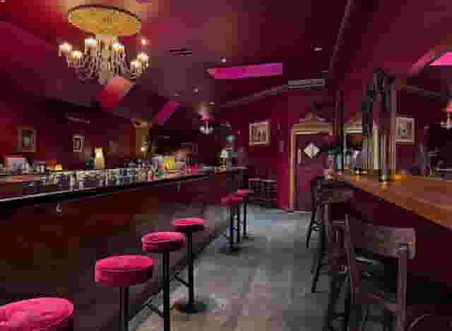 Polly Bar