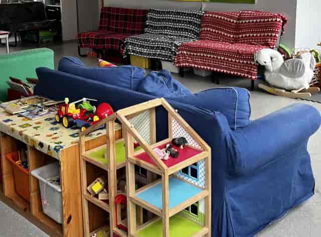 Allie Harper in cozy Ivy Street Family Centre, perfect for team-building and creative events.