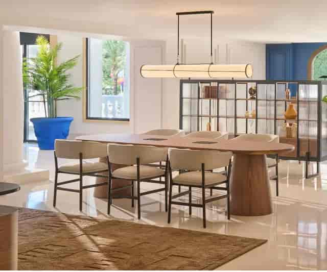 Modern meeting space with sleek table at Grand Hyatt La Manga Club for workshops and discussions.