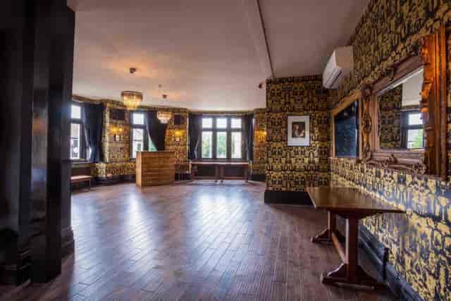 The Leyton Star - image 2