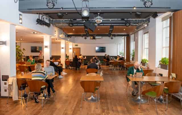 Bar & Atrium