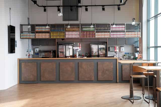 Bar & Atrium