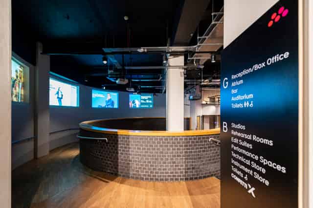 Bar & Atrium