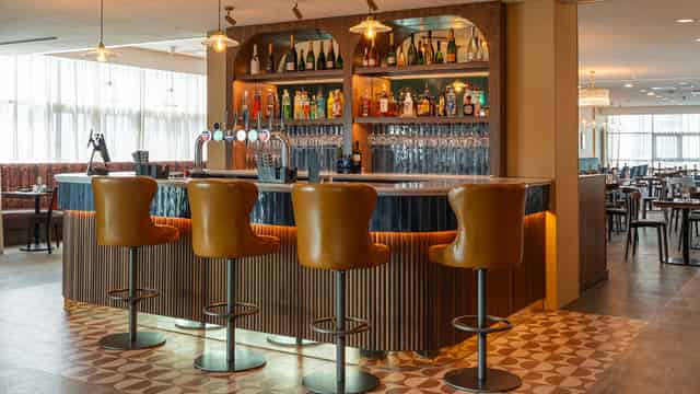 Spotlight Bar & Restaurant
