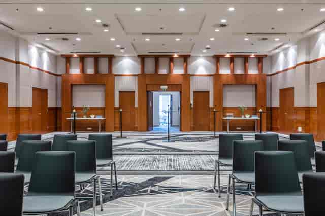 Antwerp Radisson Blu meeting room, modern event setup, conference, presentation